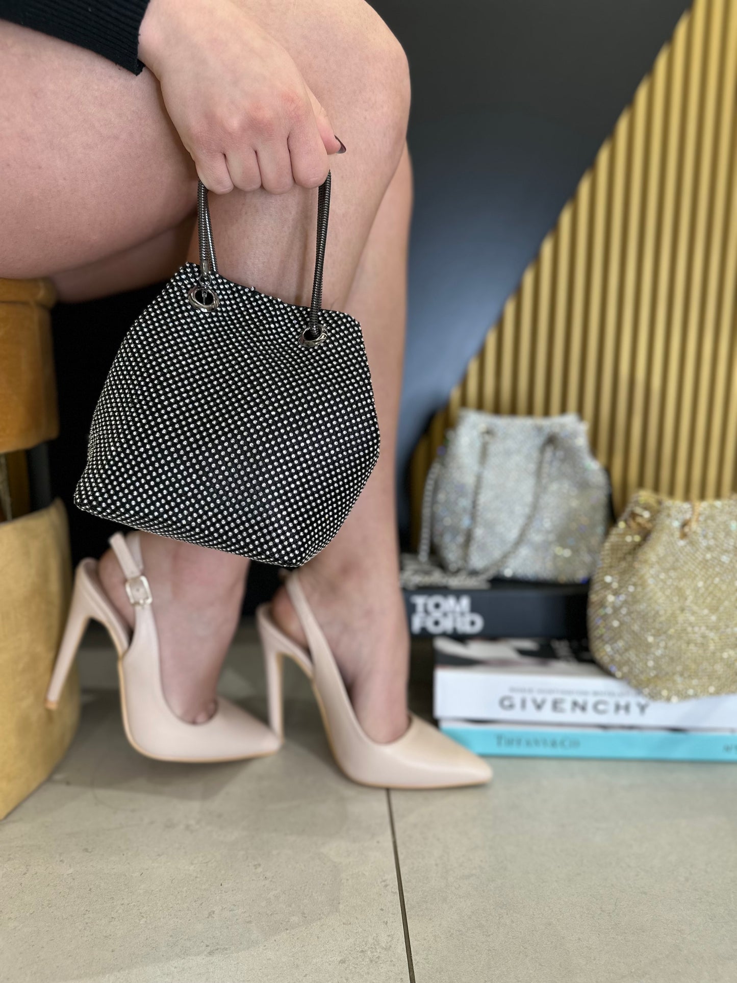 Borsa a sacchetto con tracolla regolabile