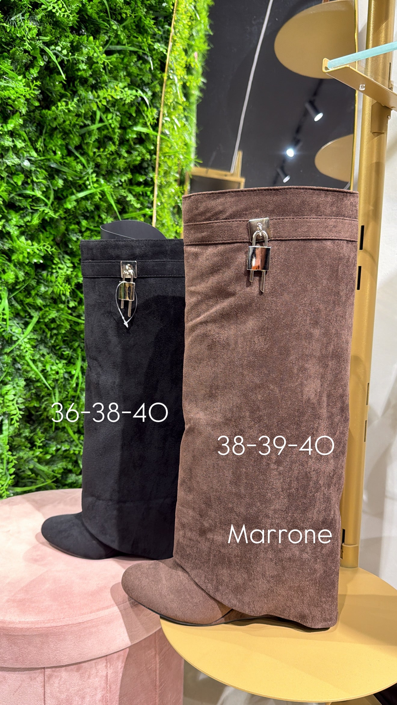 Stivali effetto camoscio con zeppa alta 9cm