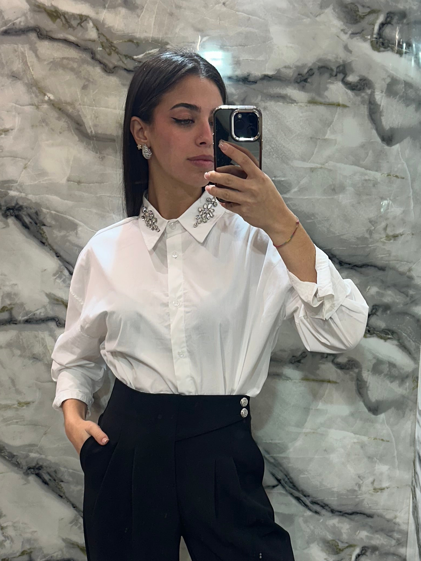 Camicia con applicazioni gioiello