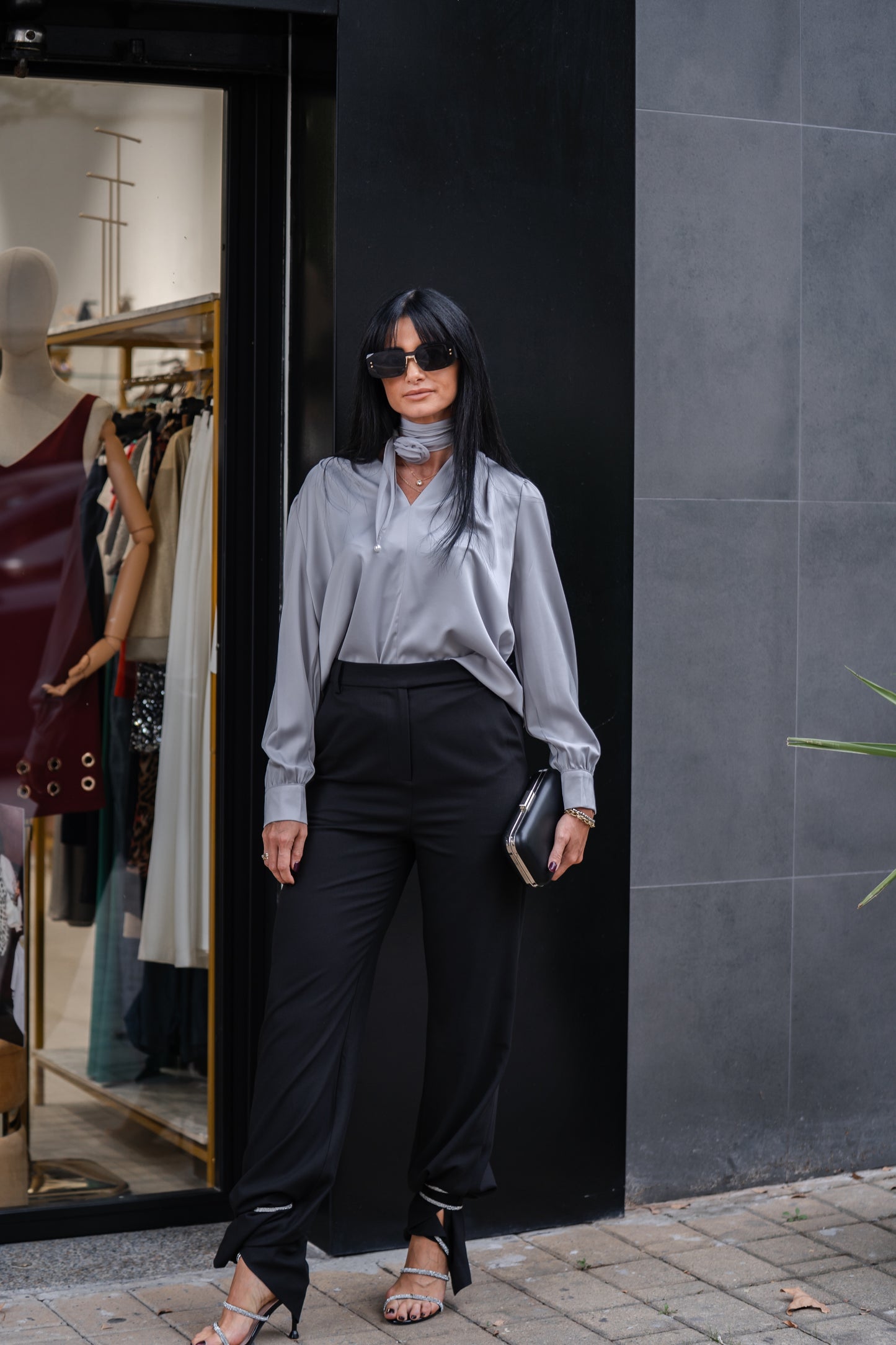 Camicia Blusa Satin con Rosa Applicata