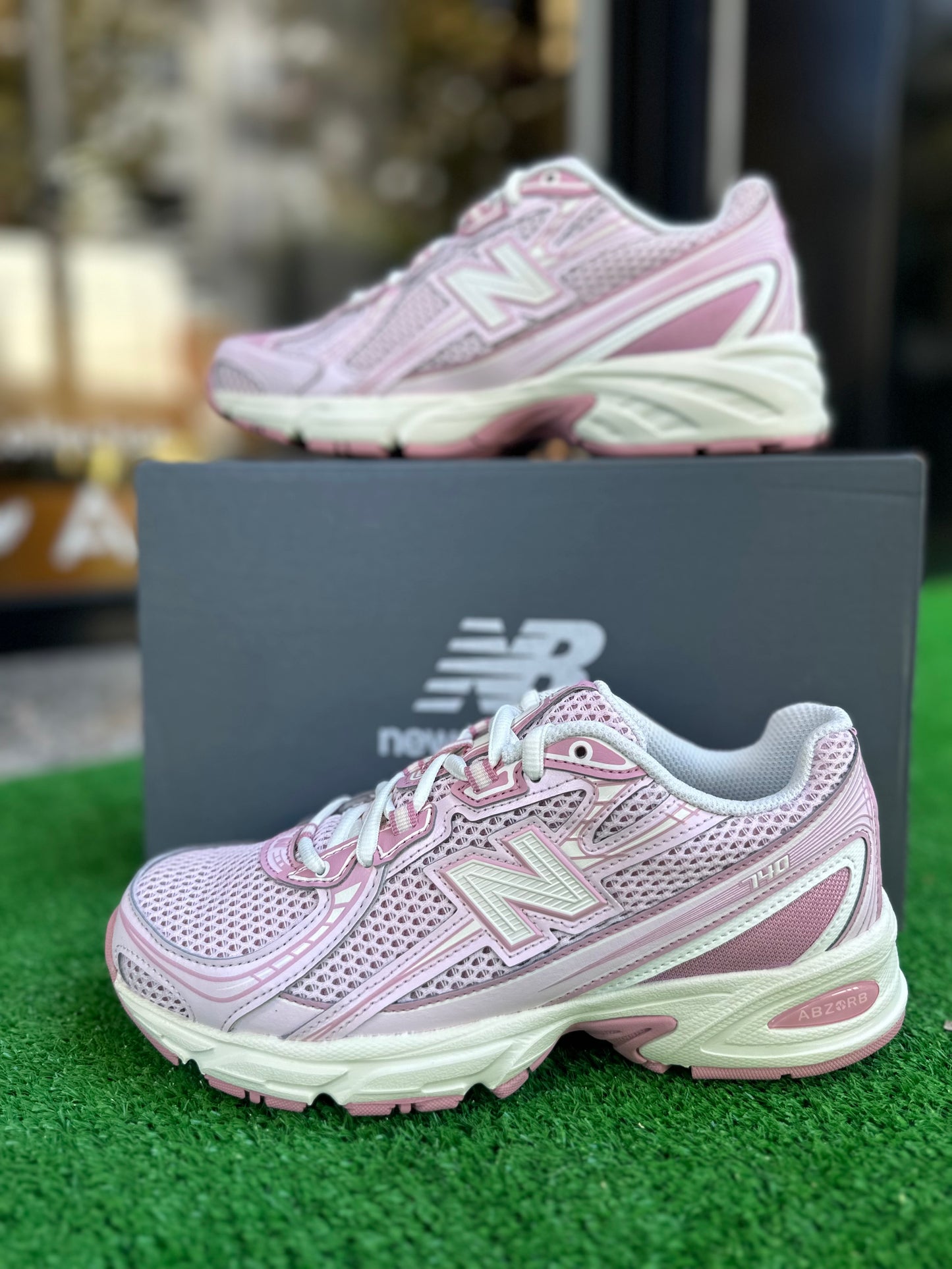 New Balance 740 Pink