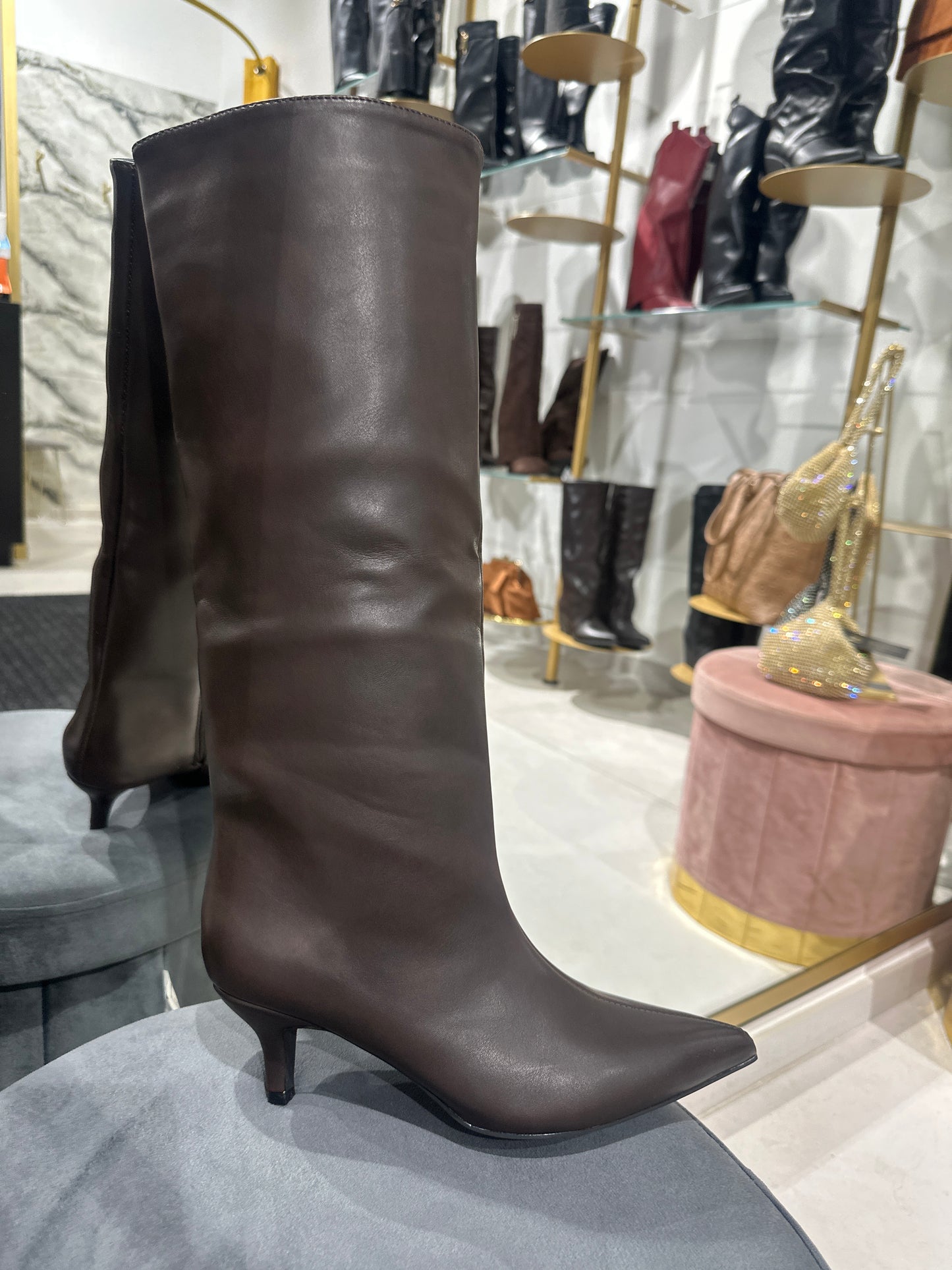 Stivale effetto pelle tacco kitten heel