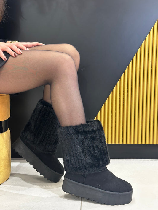 Stivali influencer ecopelliccia con risvolto nero
