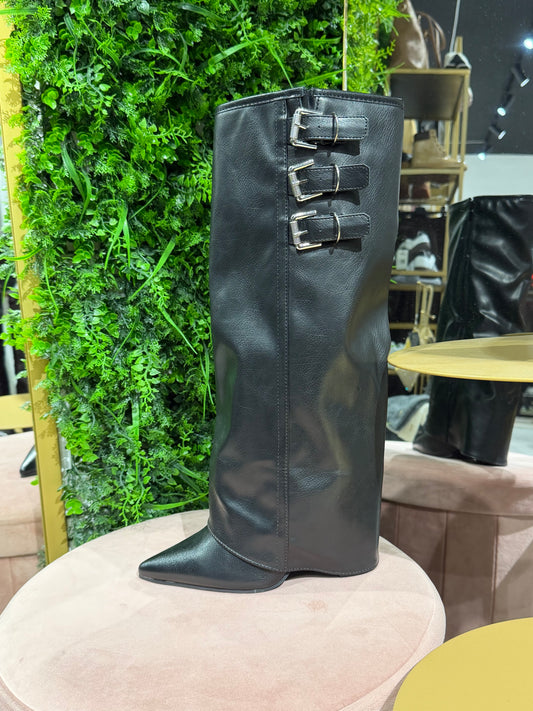 Stivali effetto pelle con tacco doppio tre fibbie argento decorativa