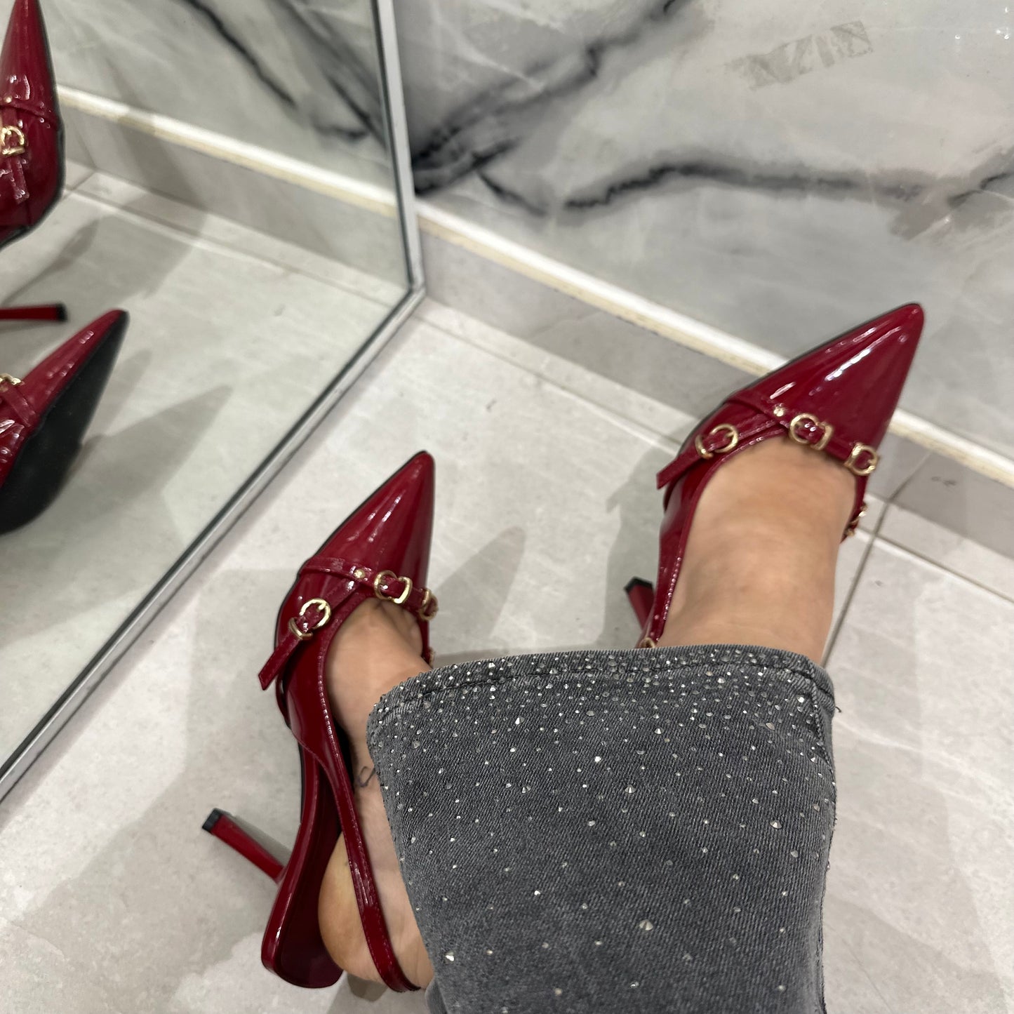 Décolleté Slinghback con cinturini