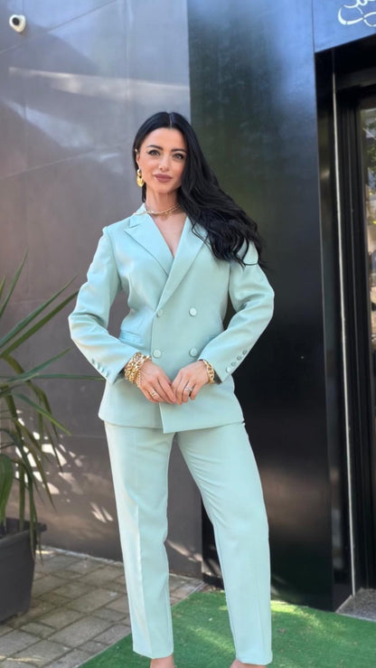 Tailleur Tiffany giacca doppio petto e pantalone a sigaretta