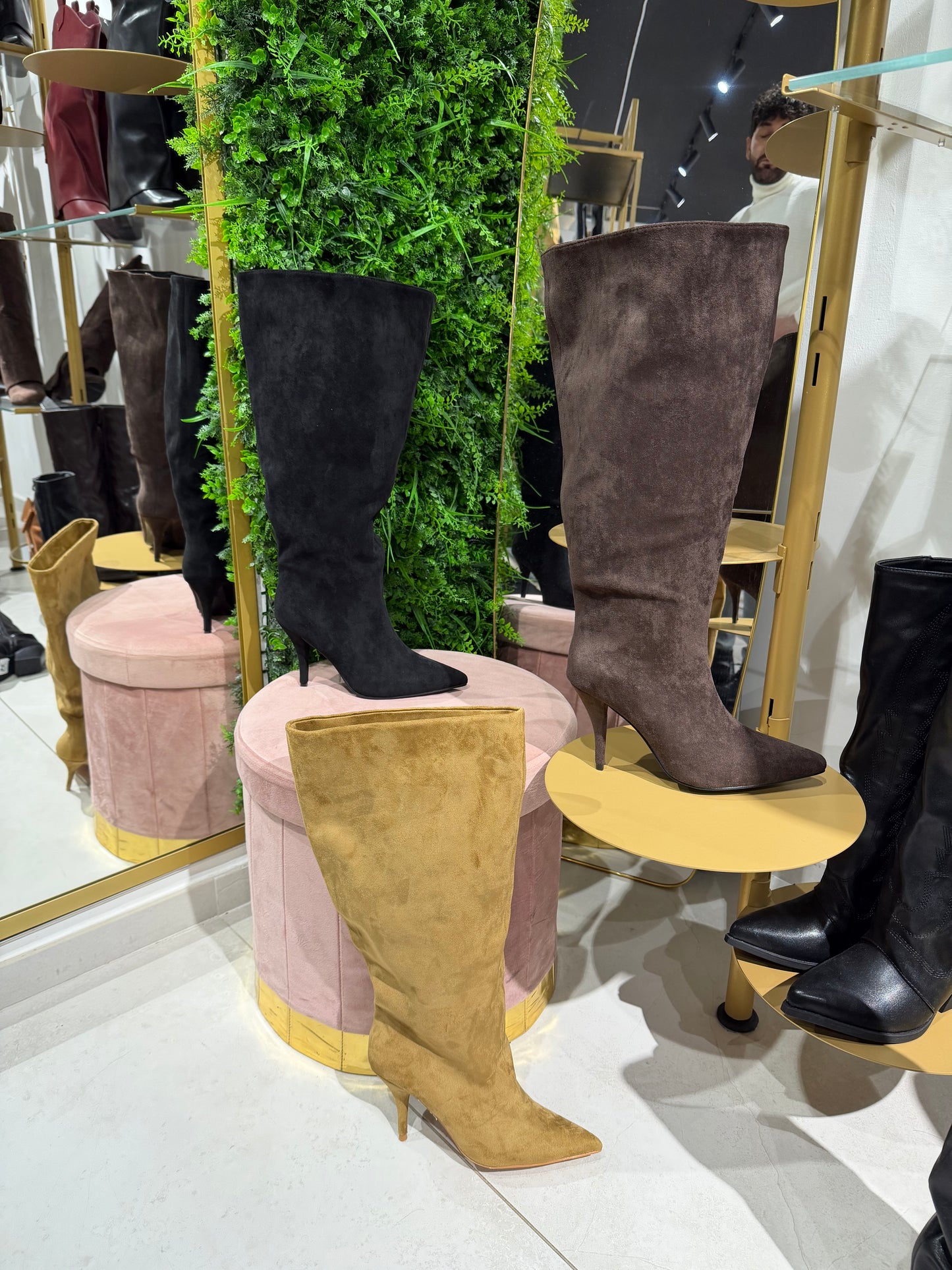 Stivali effetto camoscio gambale extra ampio