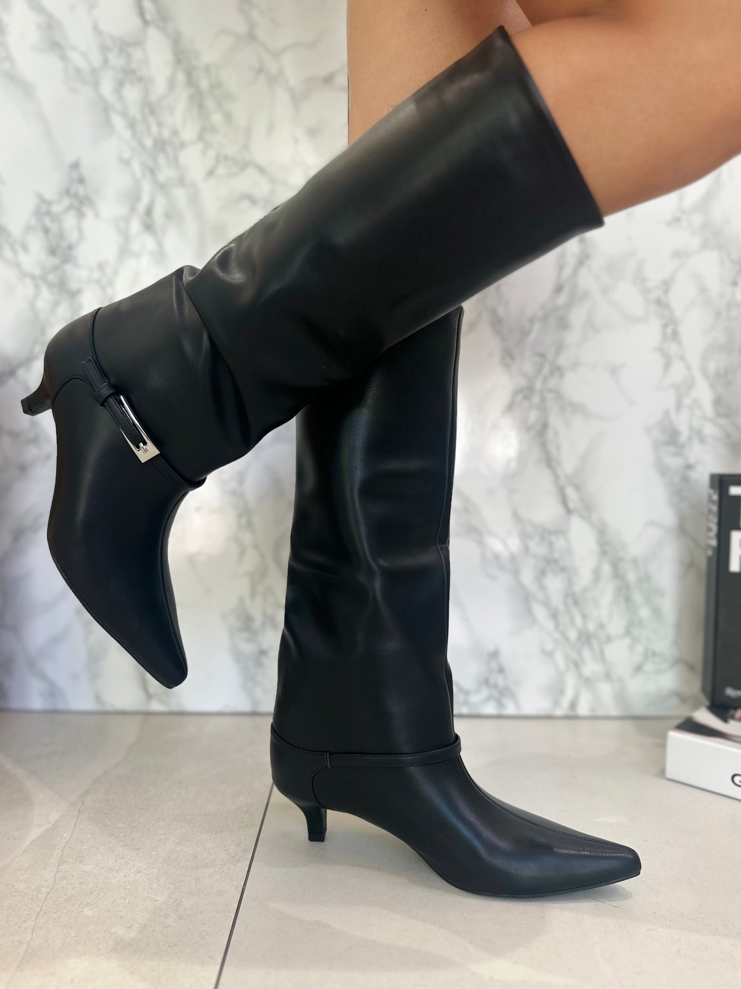 Stivali Con Fibbia Kitten Heel