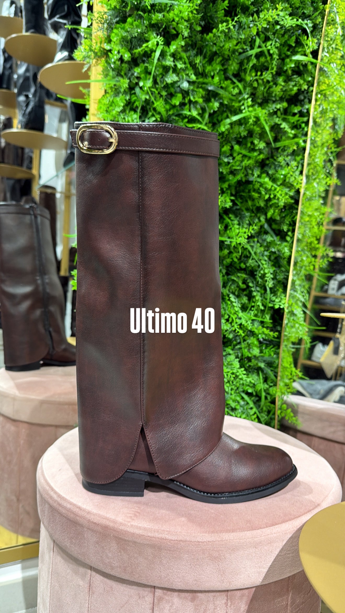 Stivali con risvolto tacco basso