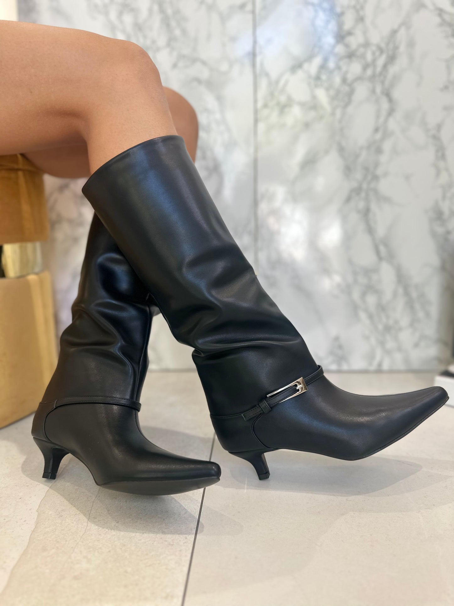 Stivali Con Fibbia Kitten Heel