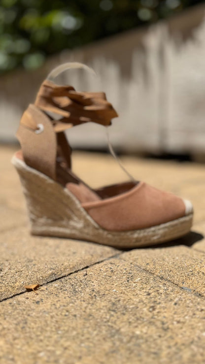 Sandali Espadrilla Chiara con chiusura a fiocco, soletta imbottita Zeppa in juta di cm 10