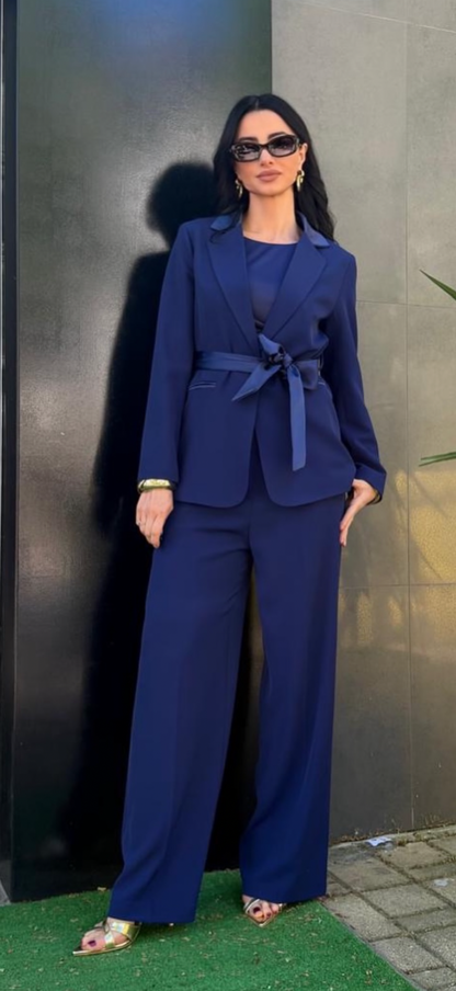 Tailleur Stefy con cinturone in raso