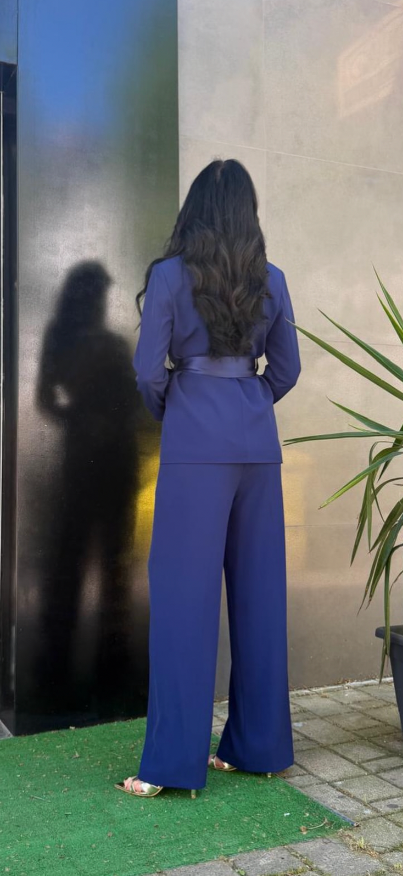 Tailleur Stefy con cinturone in raso